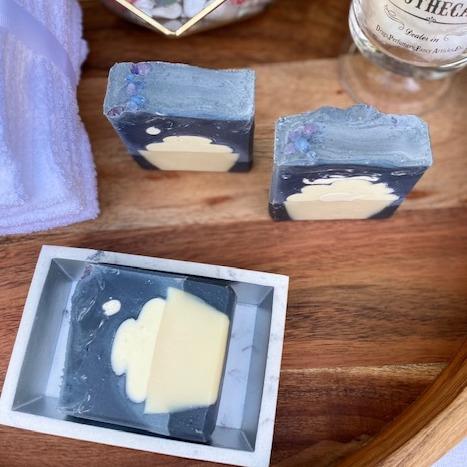 👑VIP Deal: Activated Charcoal Soap with Cupcake Design